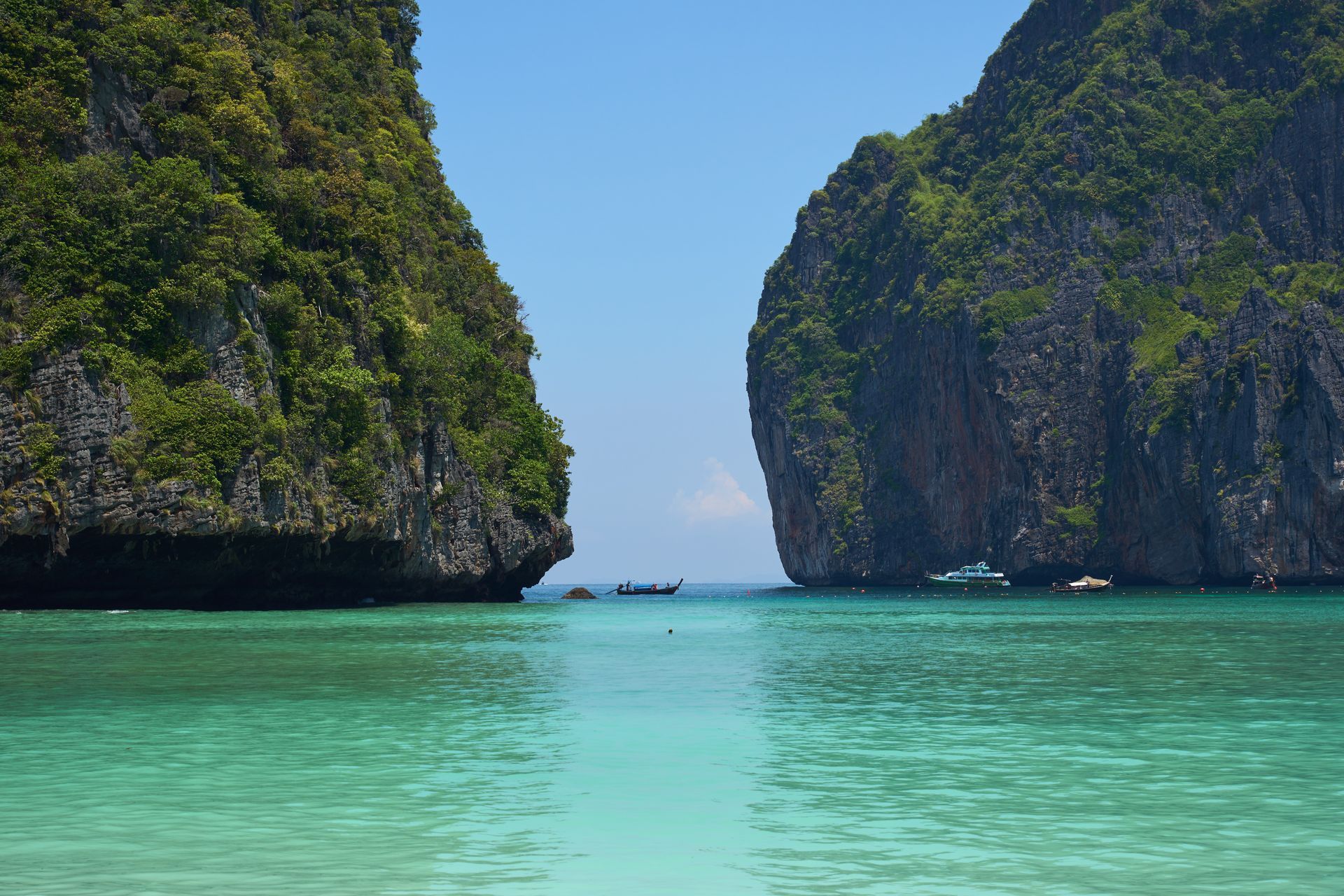 Turquoise lagoon between limestone cliffs, Hong Islands Krabi