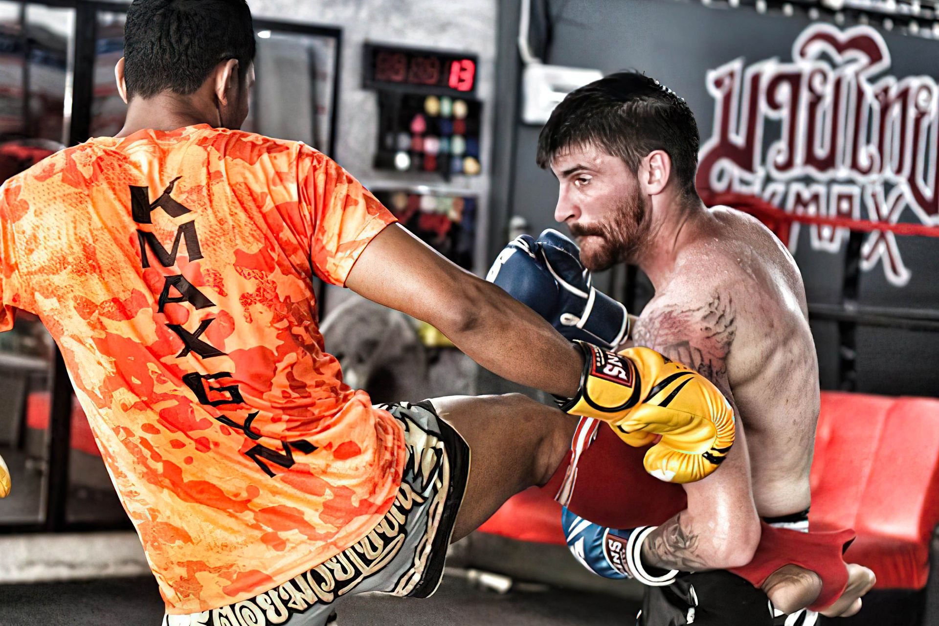 Sparring with a Thai trainer